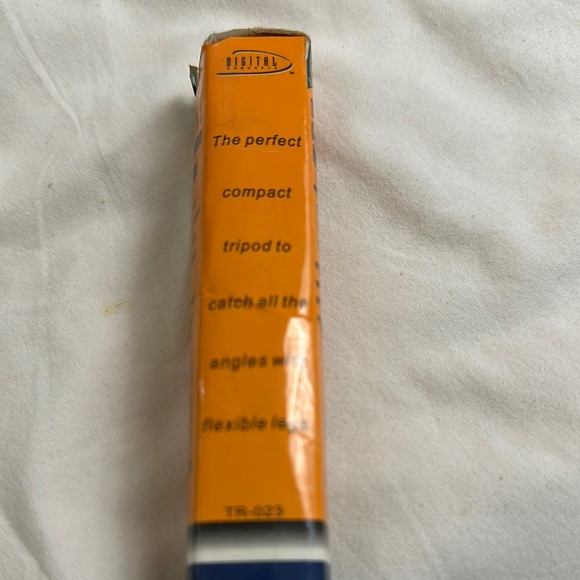 Digital Concepts Black Mini Tripod 4.75” Tall -NOS - Picture 3 of 4